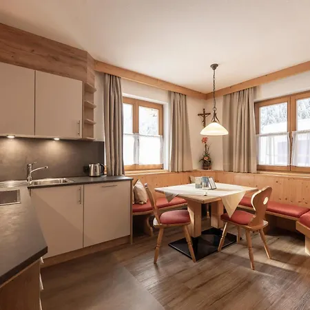 普尔特席勒公寓 *